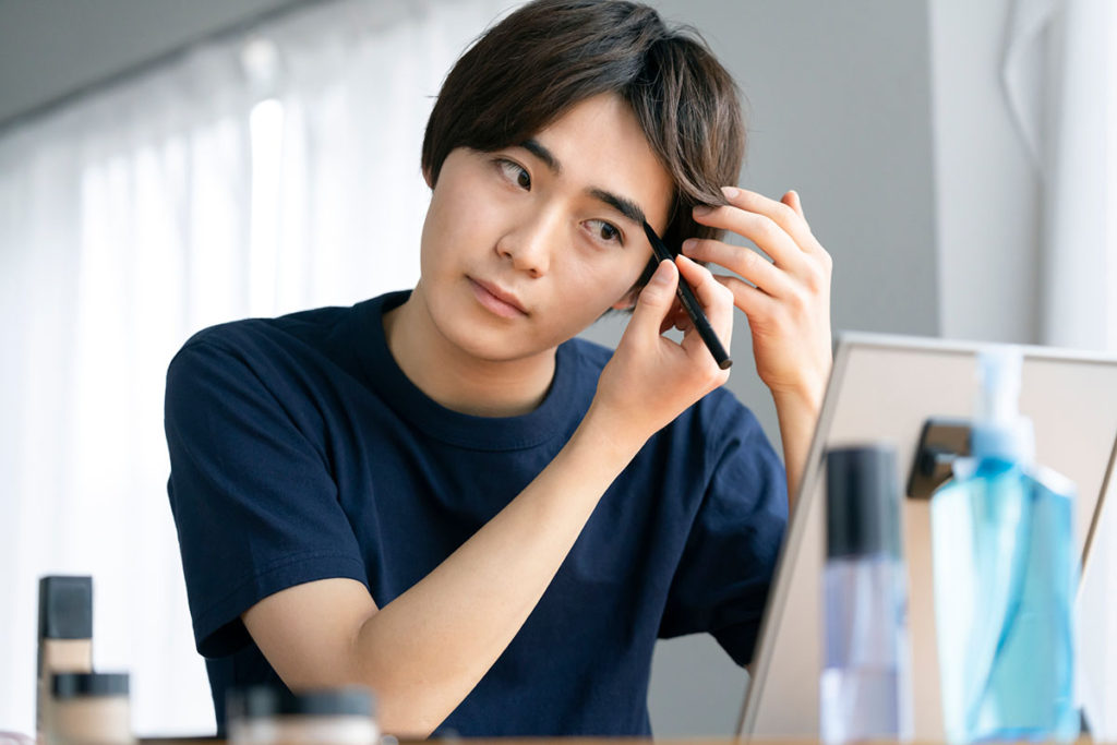 メンズメイクで重要なのは眉毛!太さや形によって変わる印象と必要なアイテム・整え方