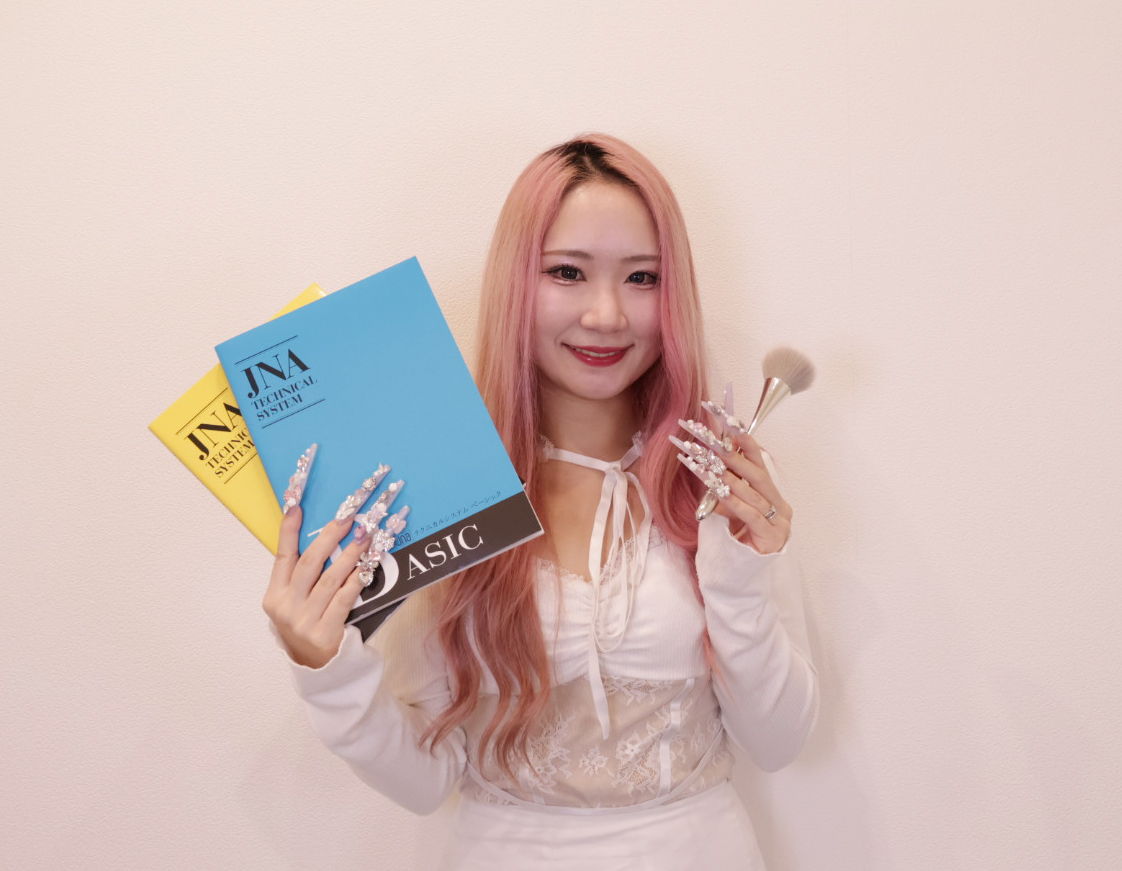 岡本 彩花