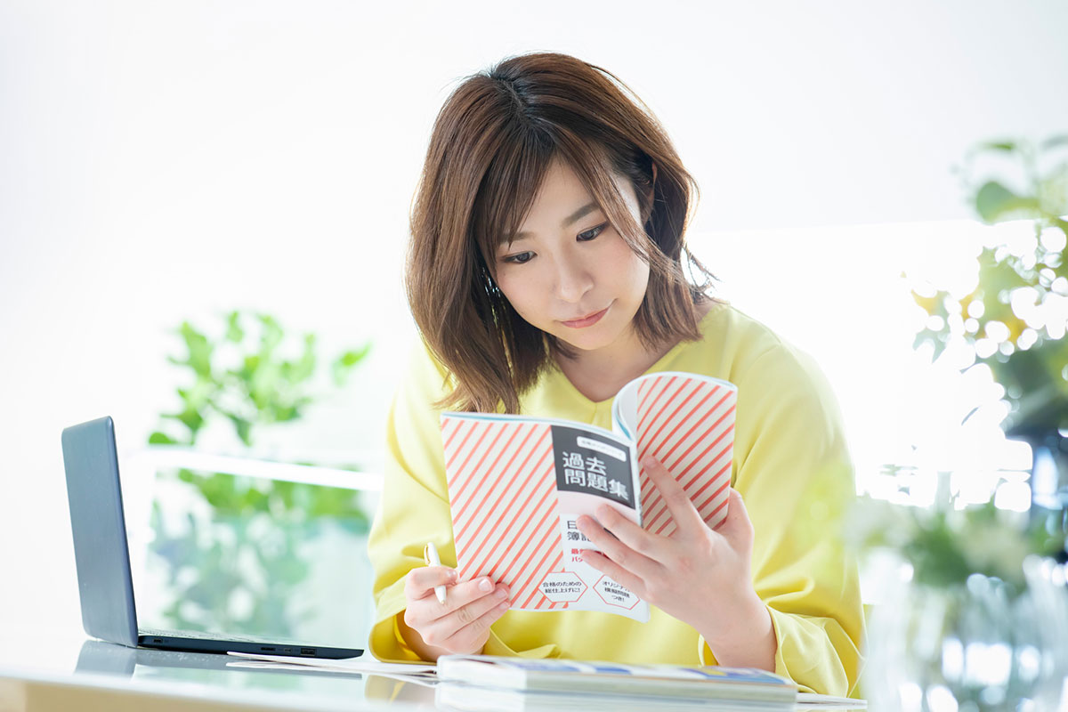 2025年最新】ネイルの資格取得を最短で目指す！試験のスケジュールと