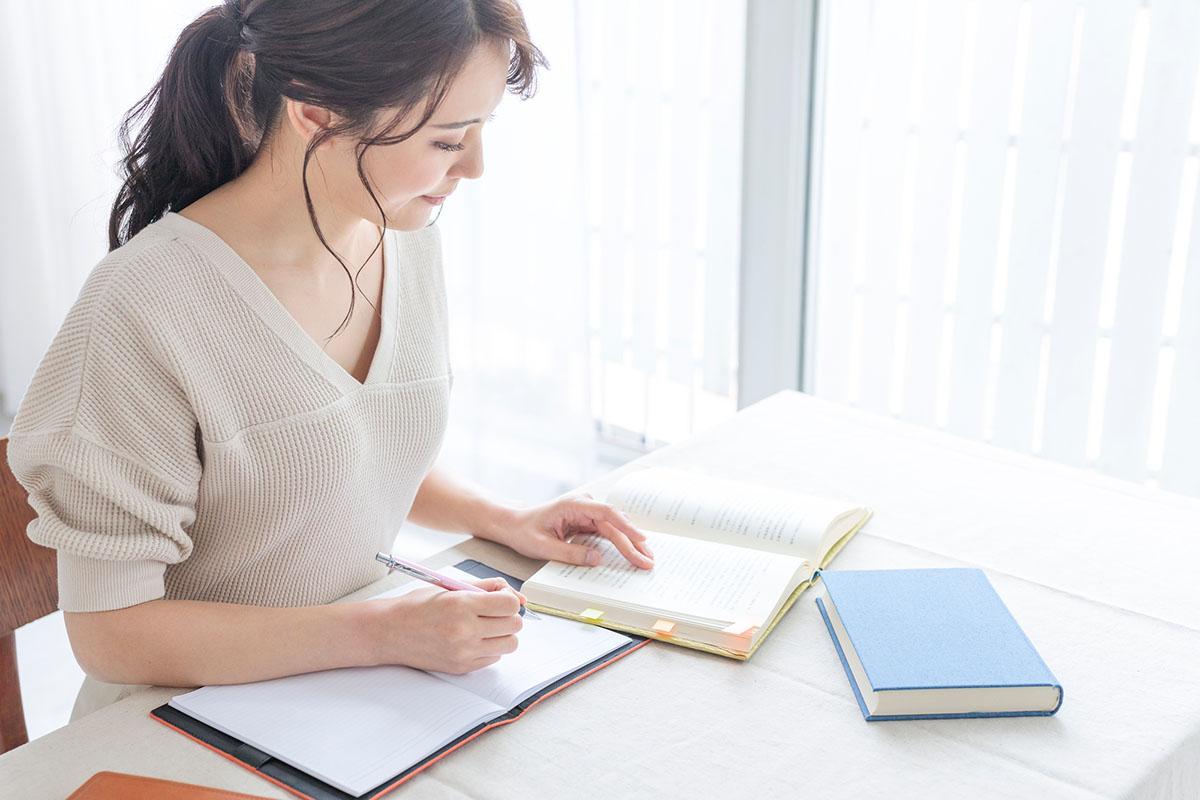 2025年最新】ネイリスト検定は独学でも合格できる？独学のメリット