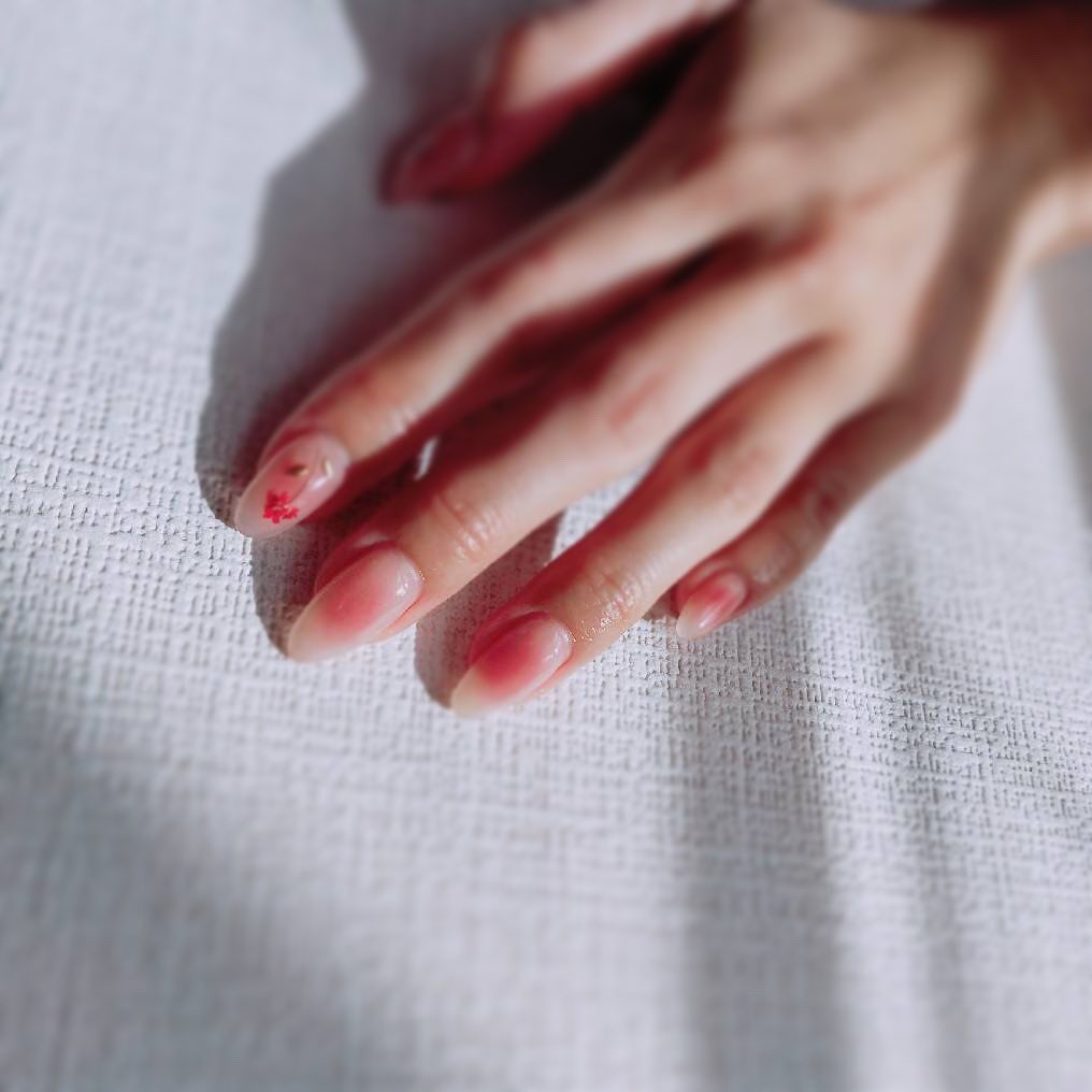 チークネイルの画像