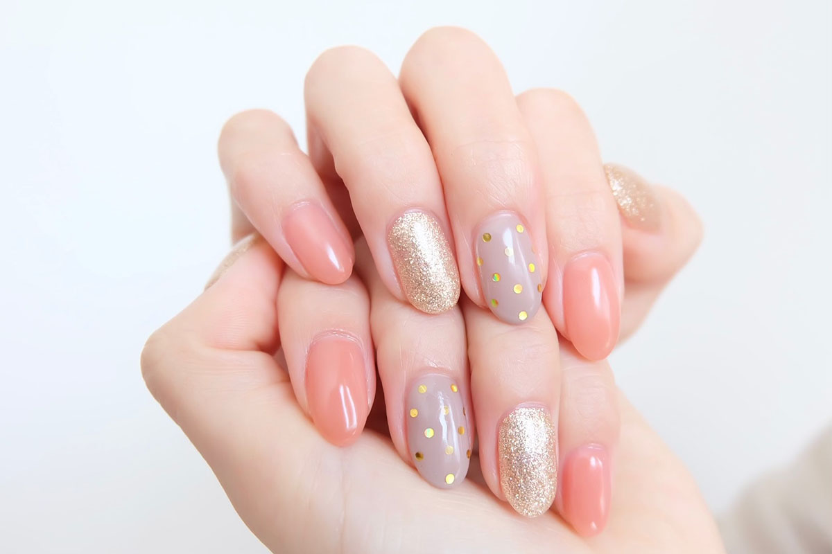2025 年4月 | ジェルネイルとは？マニキュアとの違いとセルフの方法