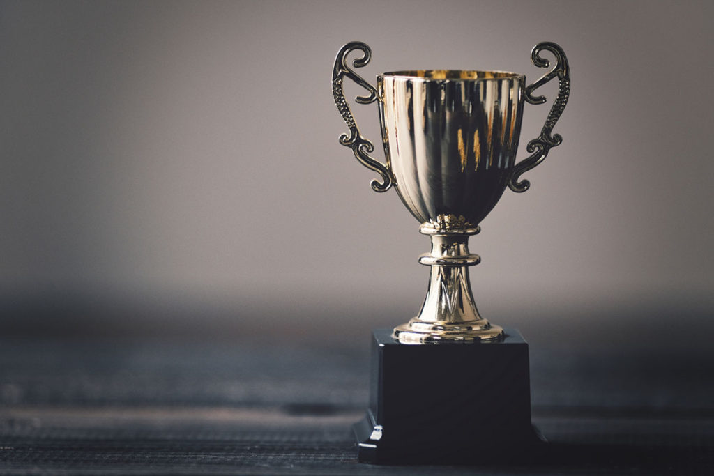 コンテストのトロフィー