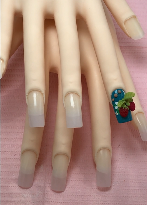 ネイリスト検定1級の実技完成の様子