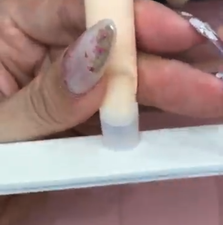 アウトラインの調整をしている様子