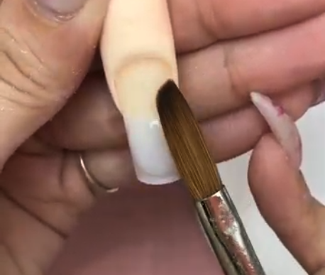 チップにミクスチュアを乗せている様子