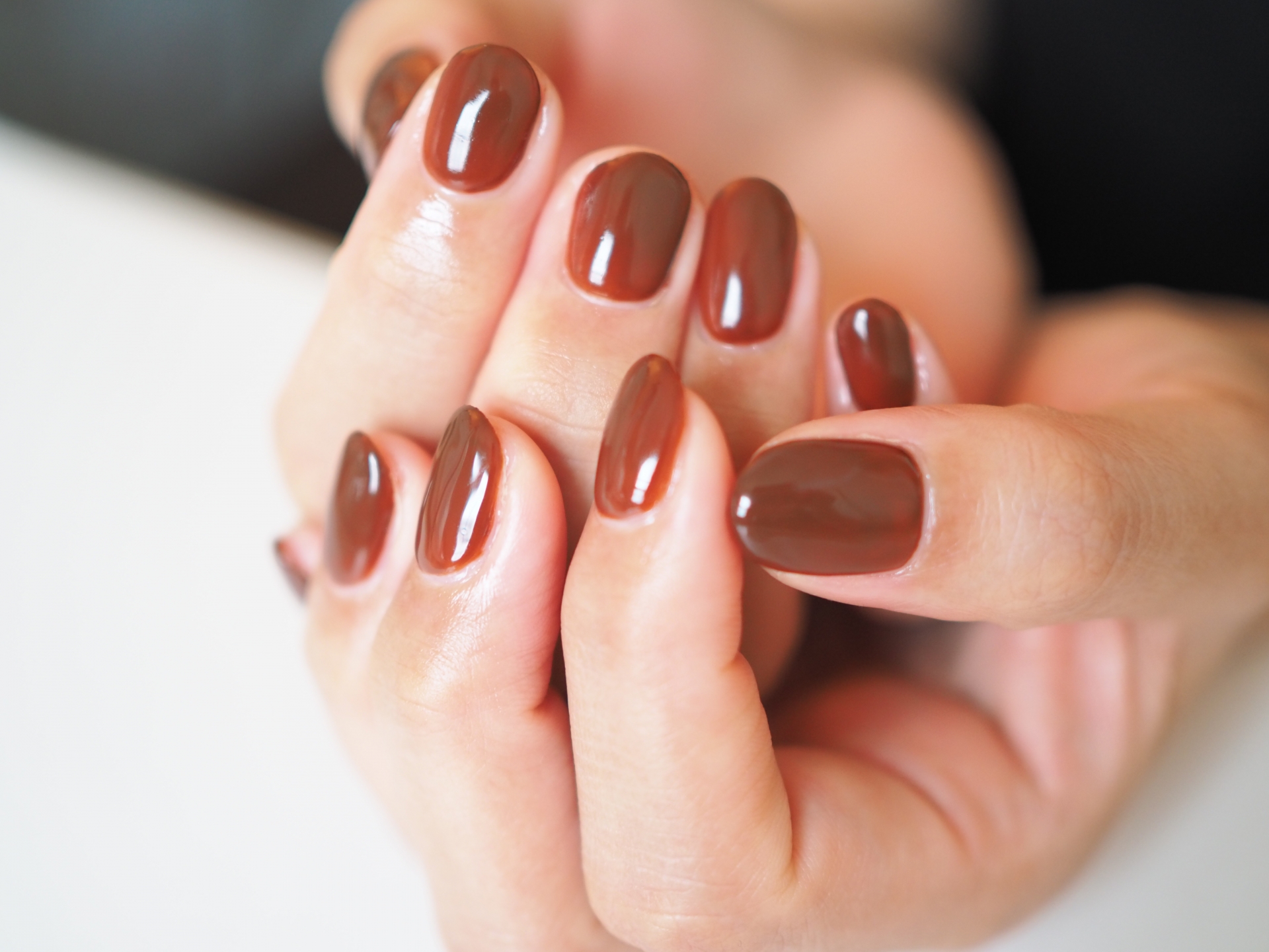 セリアのジェルでネイルを施した爪の画像