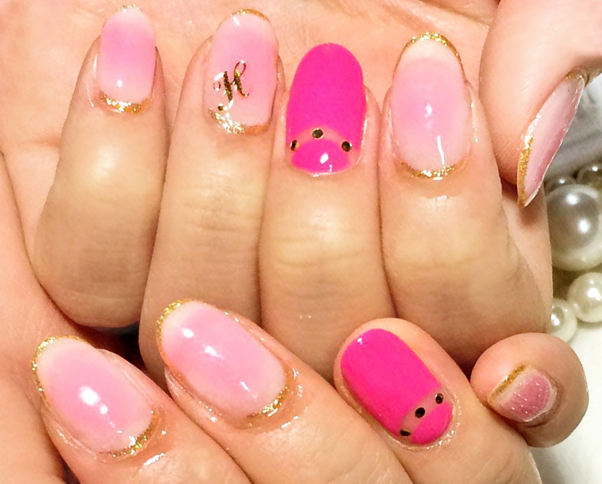 チークネイル（真ん中グラデーションネイル）