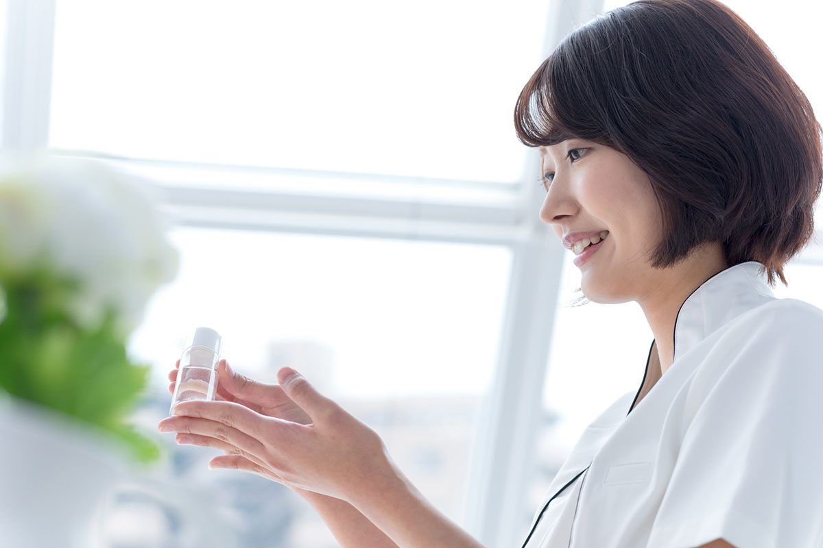 美容部員の仕事内容教えます やりがい 給料事情まで 美容専門の学校 アフロート専門学園 東京 埼玉 千葉 名古屋 横浜 大阪 京都 神戸 札幌